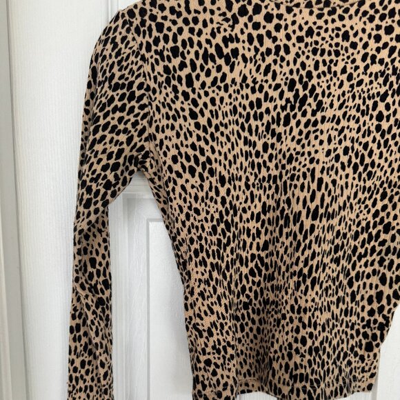 NWOT, Brandy Melville Cheetah / Leopard Print Turtleneck Long Sleeve Top, OSFA - Picture 5 of 8